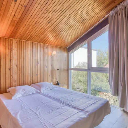 Holiday home Charmante Maison Proche