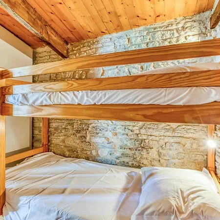 Holiday home Charmante Maison Proche